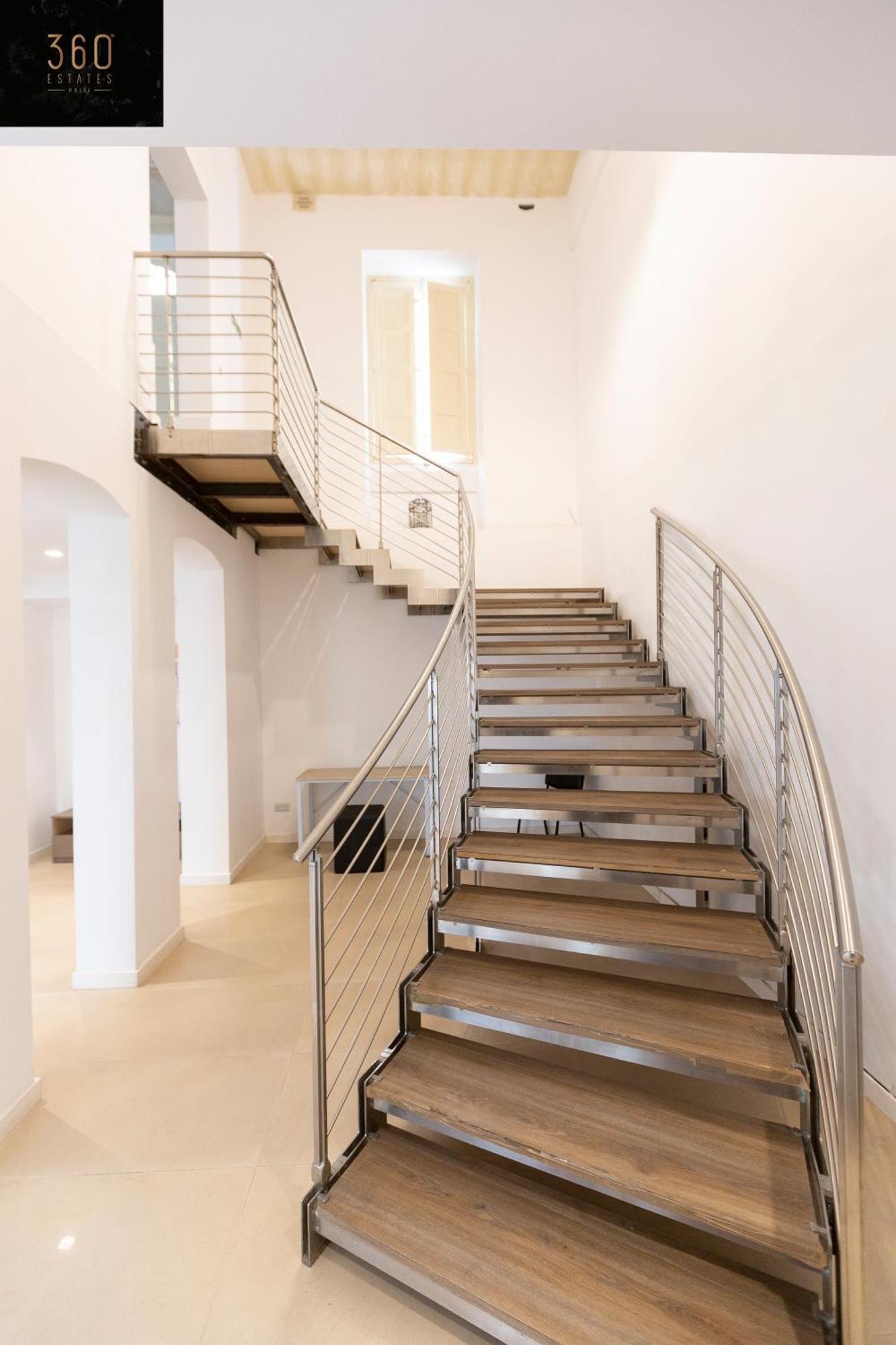 4Br Home In Prime Location Just Off The Promenade By 360 Estates 슬리에마 외부 사진